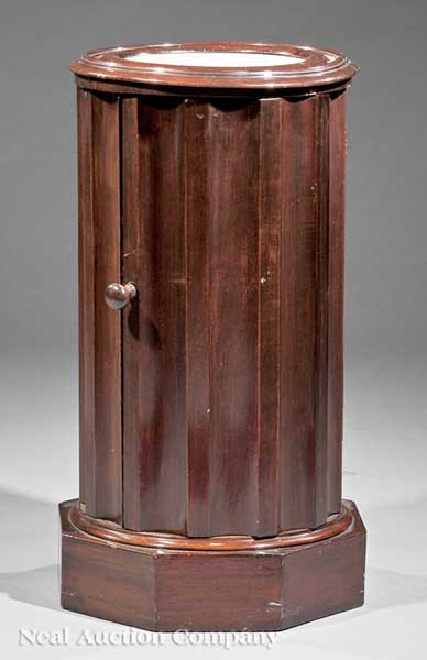 An Antique Carved Mahogany Pedestal 13e774
