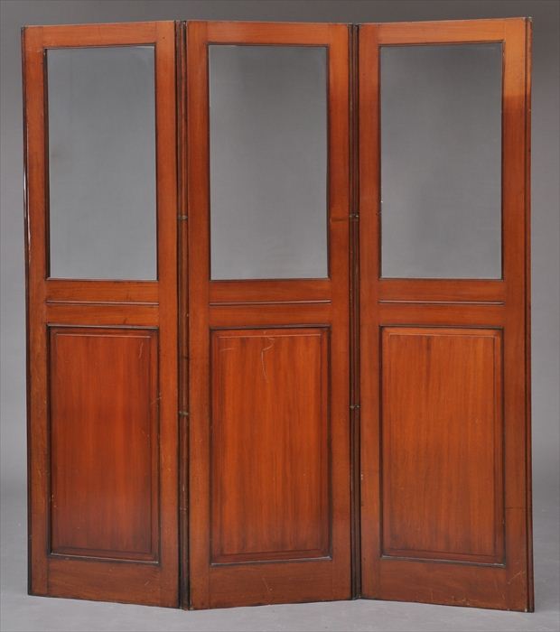 LOUIS PHILIPPE MAHOGANY AND GLASS 13eb8c