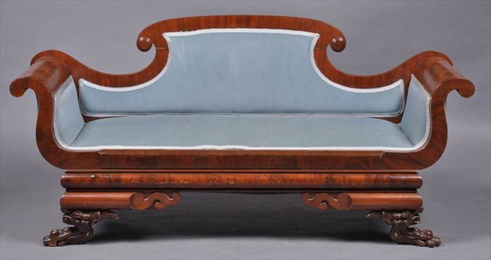 AMERICAN CLASSICAL CARVED MAHOGANY