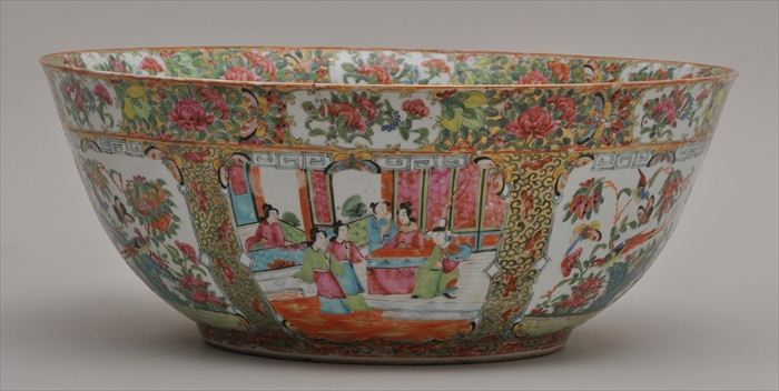 CANTON ROSE MEDALLION PUNCH BOWL The