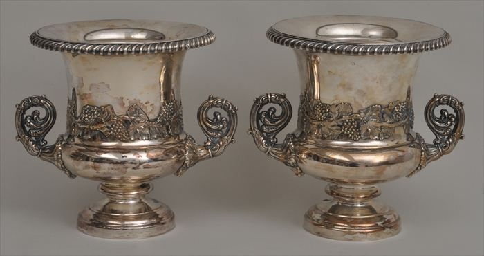 PAIR OF ENGLISH SILVERPLATE CAMPAGNA FORM 13ed01