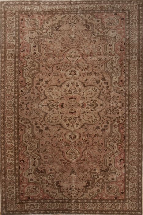 PERSIAN MEDALLION CARPET The oblong