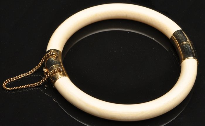 IVORY AND GOLD BANGLE BRACELET 13f105