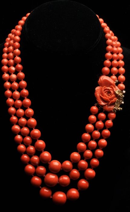 THREE STRAND CORAL NECKLACE WITH 13f12d