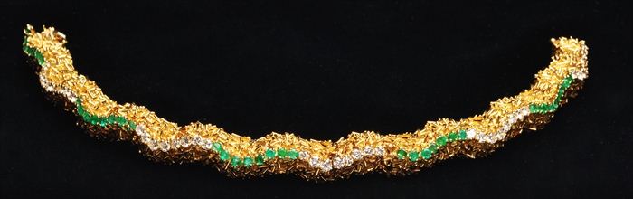 EMERALD GOLD AND DIAMOND BRACELET 13f189