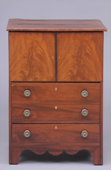 GEORGE III MAHOGANY BEDSIDE CUPBOARD