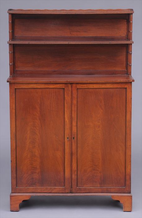 GEORGE III BUTLER S CABINET The 13f20b