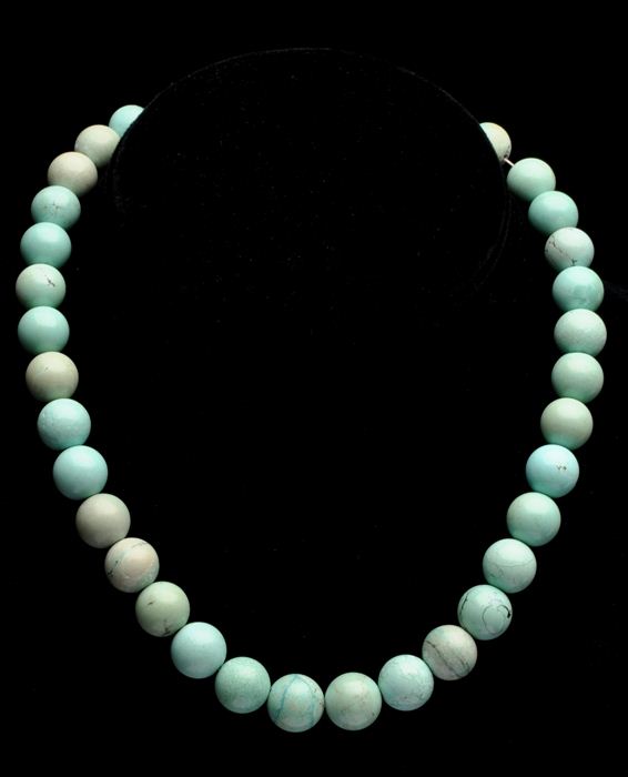TURQUOISE BEAD NECKLACE WITH SILVER