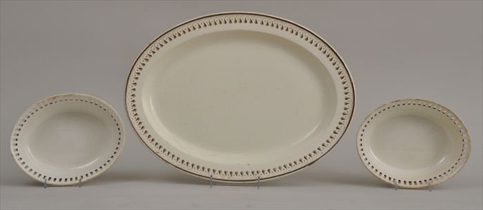 PAIR OF WEDGWOOD CREAMWARE OVAL 13f24e