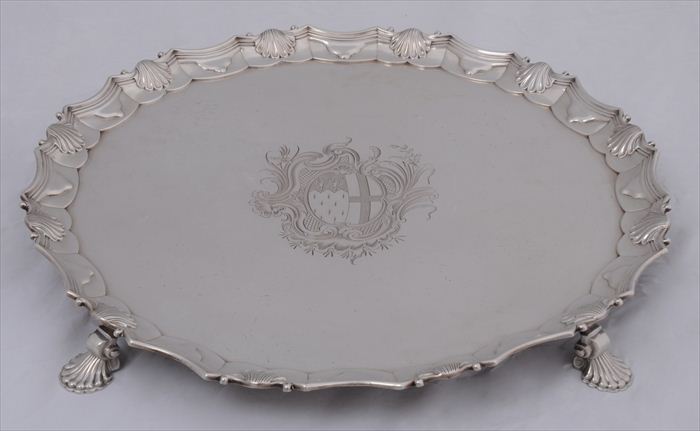 GEORGE III ARMORIAL SILVER LARGE 13f27a