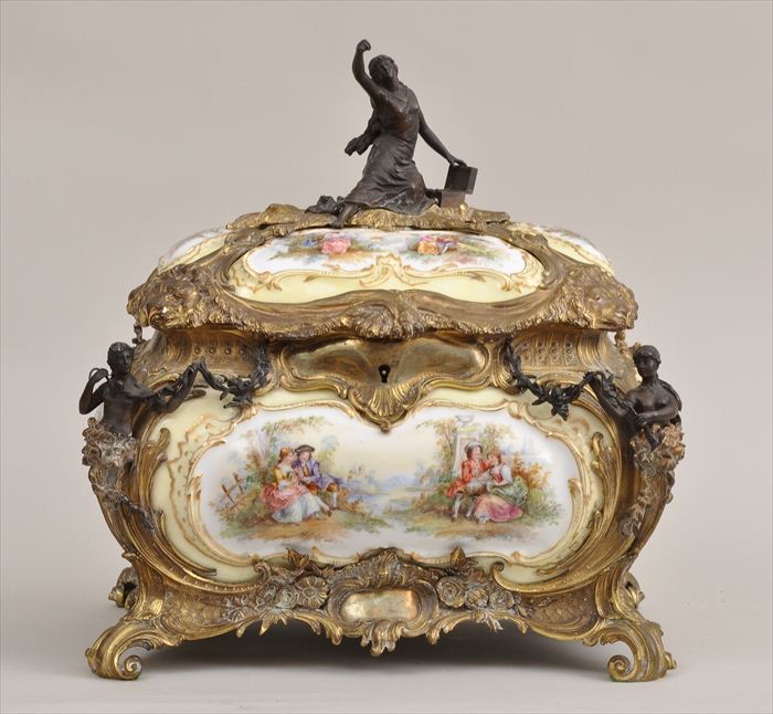 LOUIS XV STYLE GILT METAL MOUNTED 13f28f