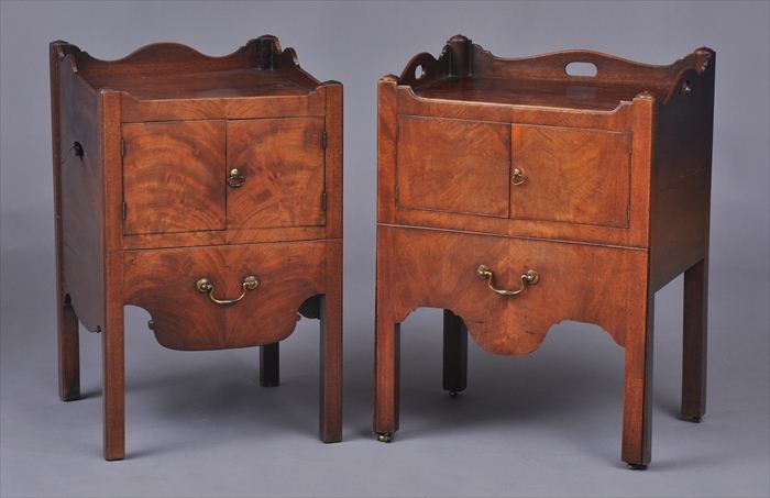 TWO SIMILAR GEORGE III MAHOGANY 13f29c