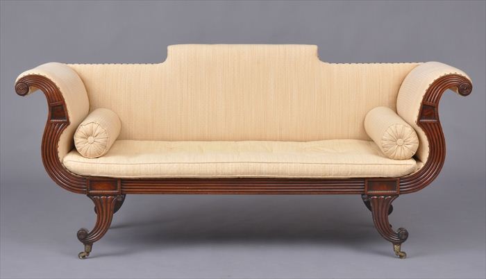 FEDERAL CARVED MAHOGANY SETTEE 13f327