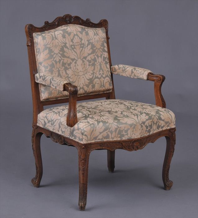 REGENCY STYLE CARVED WALNUT FAUTEUIL 13f361