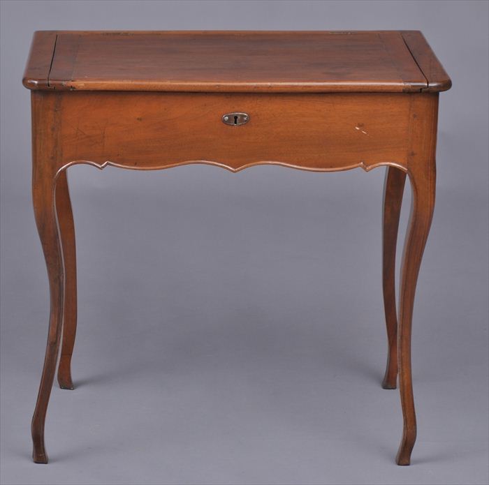 LOUIS XV PROVINCIAL WALNUT TABLE 13f363