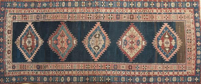 CAUCASIAN RUG Worked with zig zag enclosed 13f386