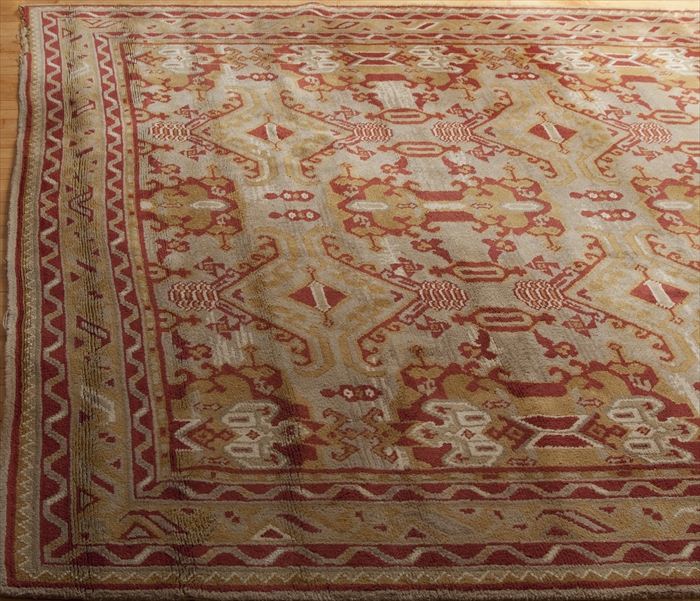 USHAK CARPET EARLY 20TH C. Worked