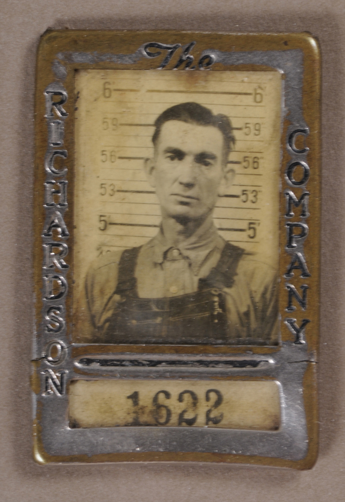 UNKNOWN C.1930: EMPLOYEE ID BADGE