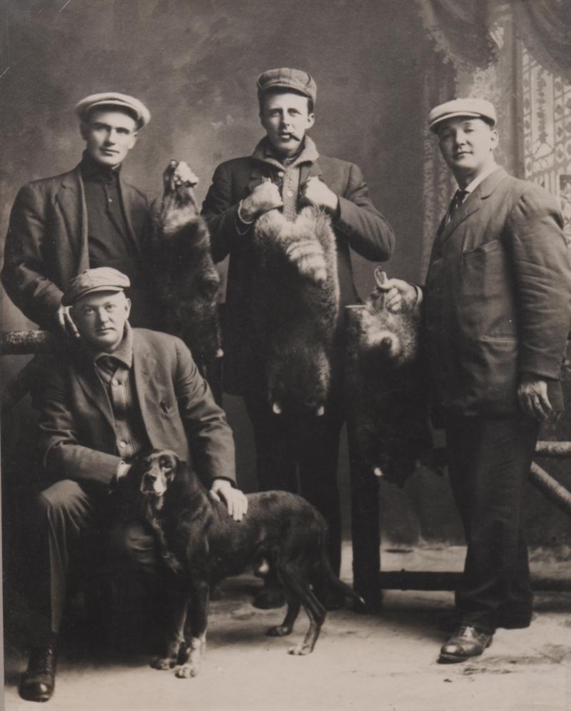 UNKNOWN: HUNTERS DOG AND PELTS