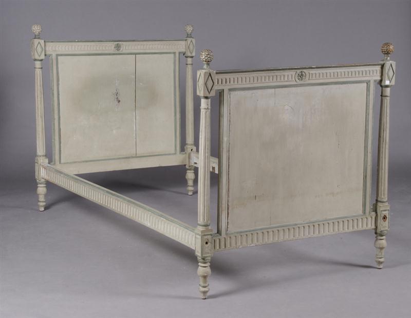 DIRECTOIRE STYLE PAINTED DAYBED