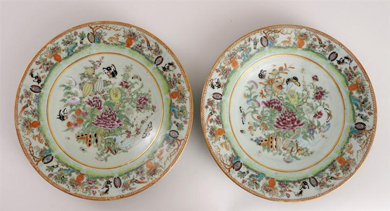 PAIR OF CANTON ENAMELED CIRCULAR 13f7d1