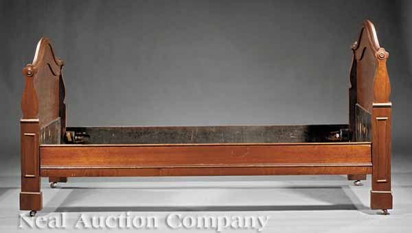 An American Walnut Daybed 19th 13d661