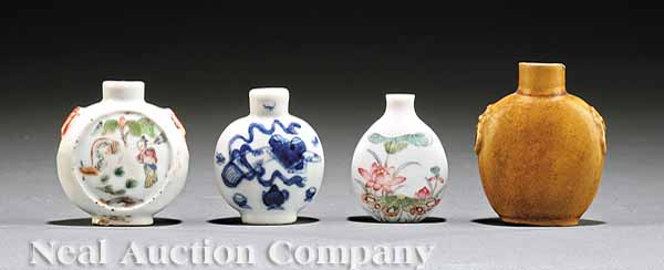 A Group of Four Chinese Porcelain 13d6f0