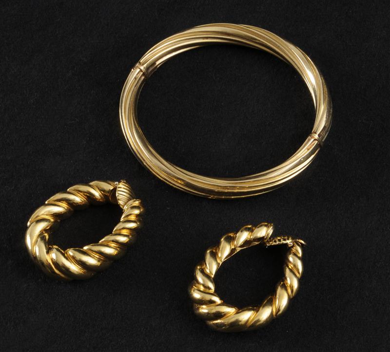 PAIR OF 18K GOLD EAR CLIPS AND 13db16