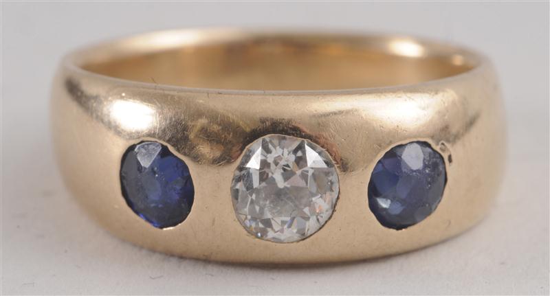 DIAMOND AND SAPPHIRE GOLD RING