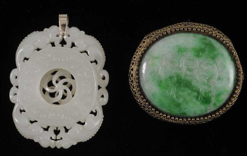 WHITE JADE PENDANT AND A JADE BROOCH 13db31