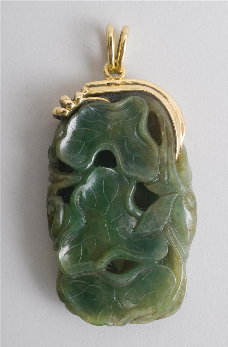 FINE CARVED JADE PENDANT FITTED