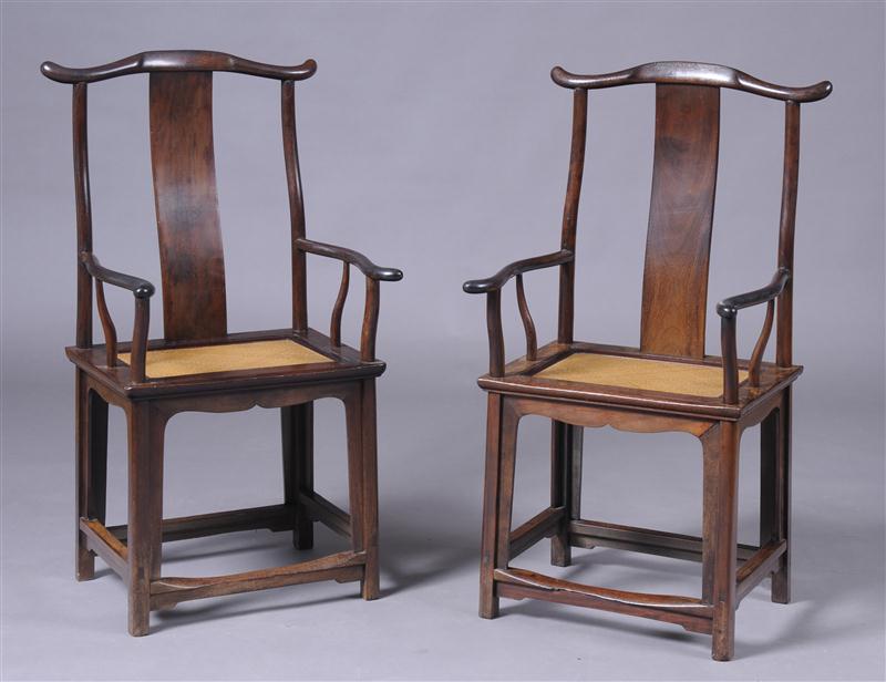 PAIR OF MING STYLE CARVED HARDWOOD 13db36