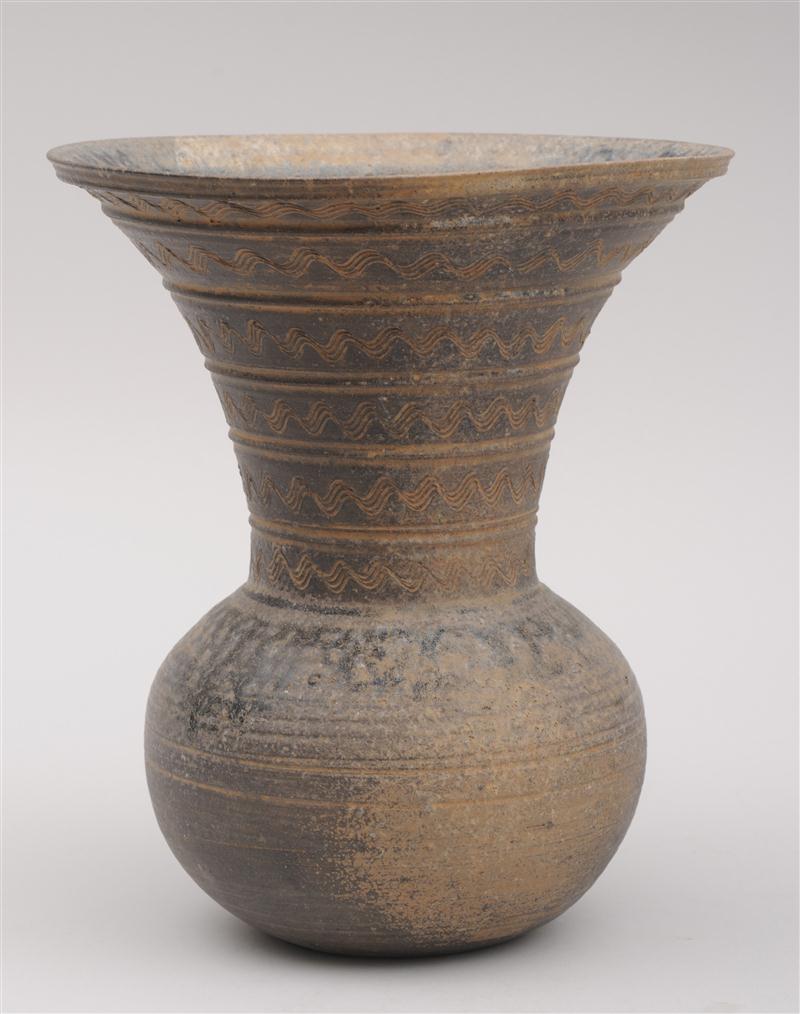 HAN STYLE GLAZED STONEWARE VASE The