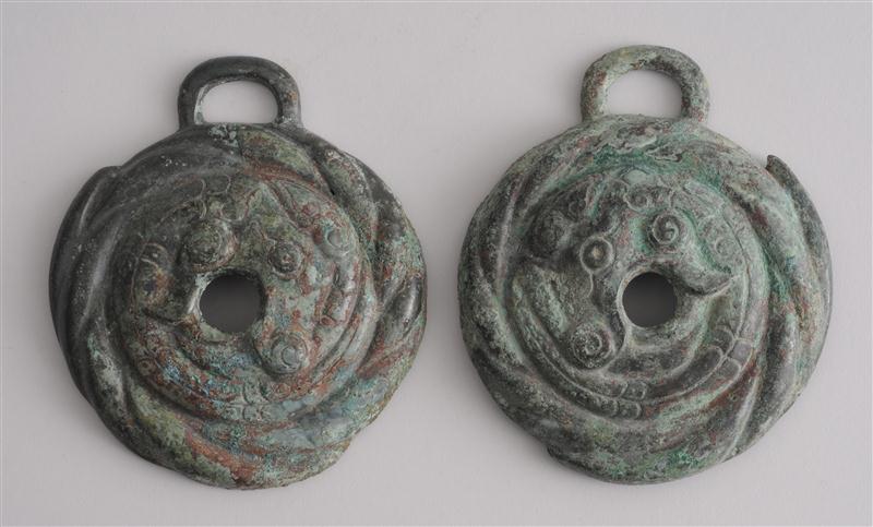 PAIR OF WESTERN ZHOU ARCHAIC BRONZE 13dbd4