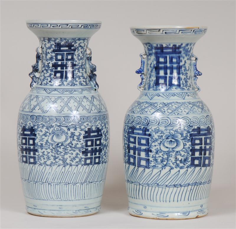 PAIR OF CHINESE BLUE AND WHITE 13dbdf