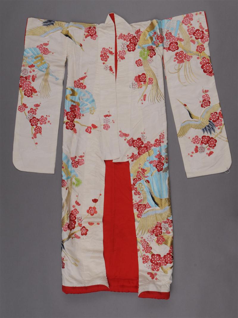 JAPANESE GOLD THREAD AND SILK EMBROIDERED 13dbf9