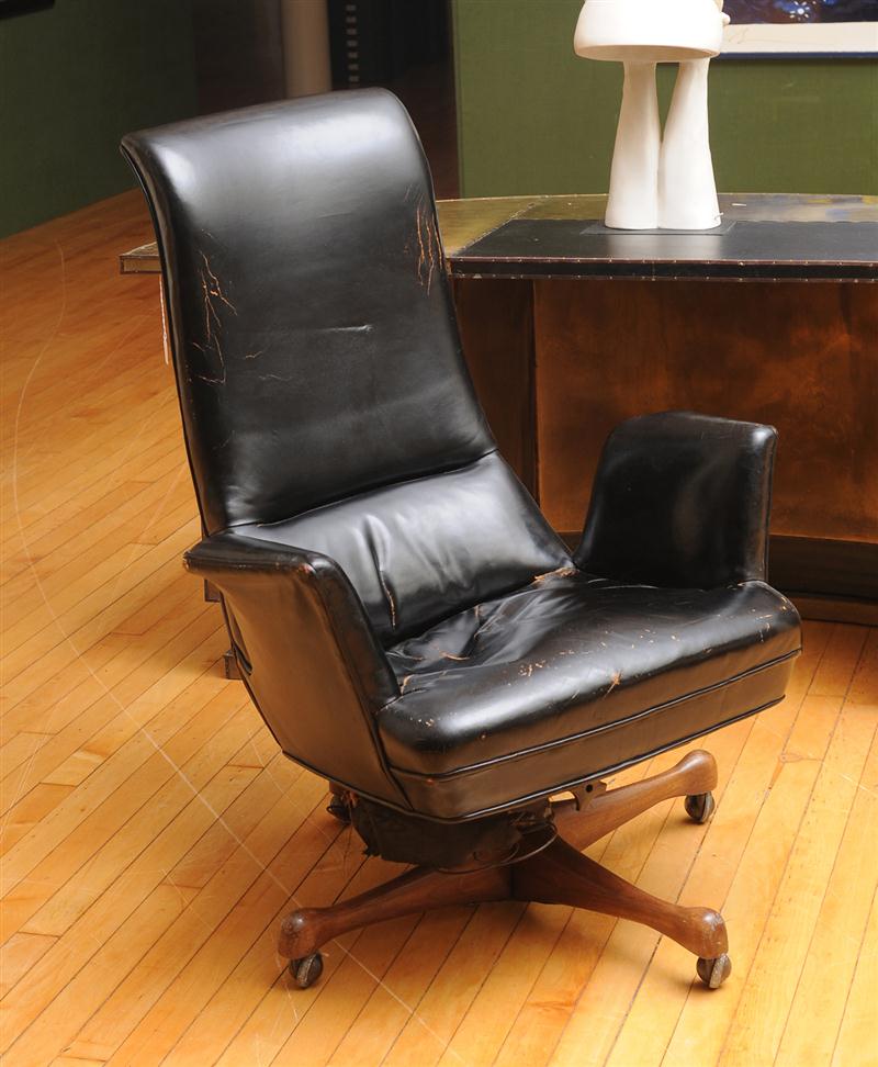 VLADIMIR KAGAN b 1927 LEATHER UPHOLSTERED 13dc5b