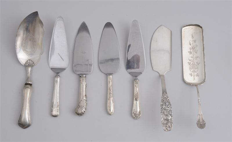 EIGHT AMERICAN SILVER PASTRY SERVERS 140cf6