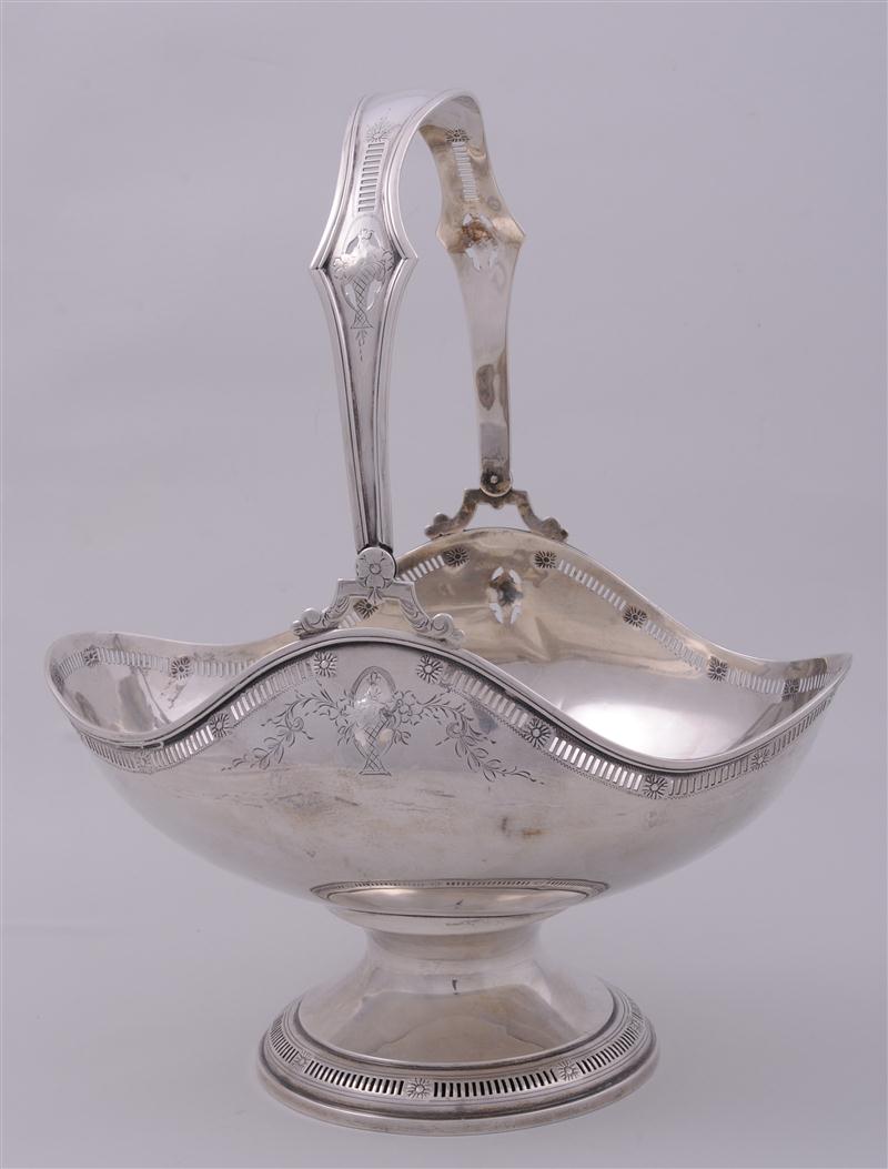 AMERICAN SILVER CAKE BASKET The