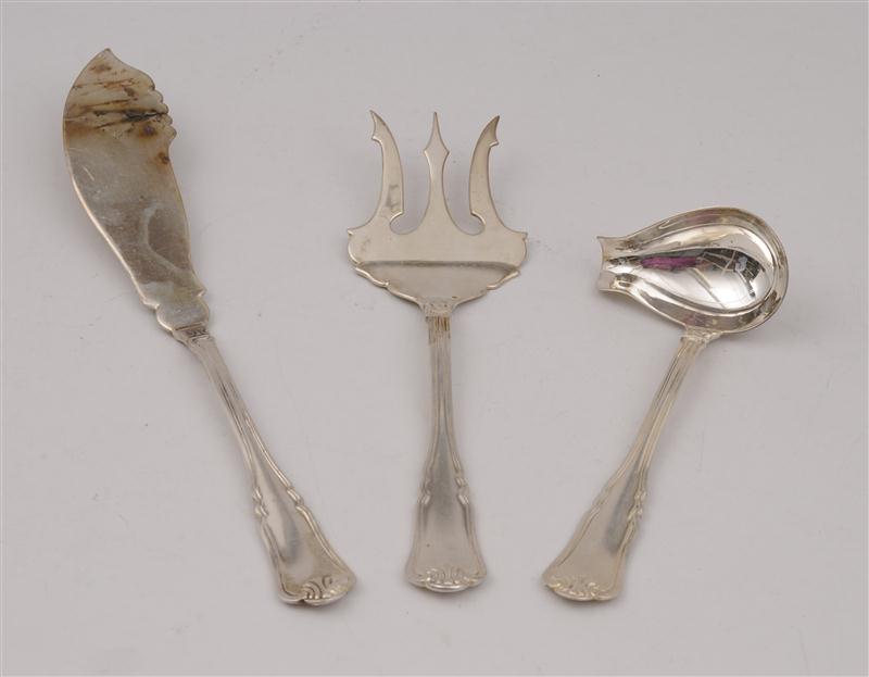 FIVE ITALIAN SILVER SERVING PIECES