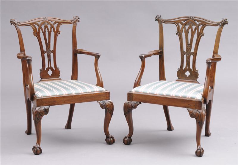 PAIR OF GEORGE III CARVED MAHOGANY 140d7f