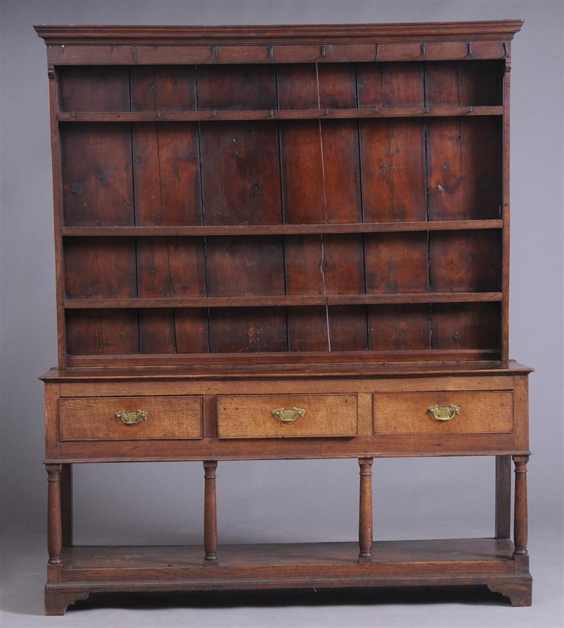 VICTORIAN OAK DRESSER The upper 140db6