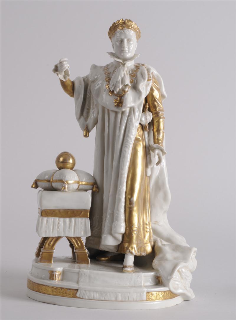 SAMSON WHITE-GLAZED AND PARCEL-GILT