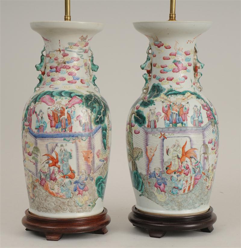 PAIR OF CHINESE FAMILLE ROSE PORCELAIN 140ece