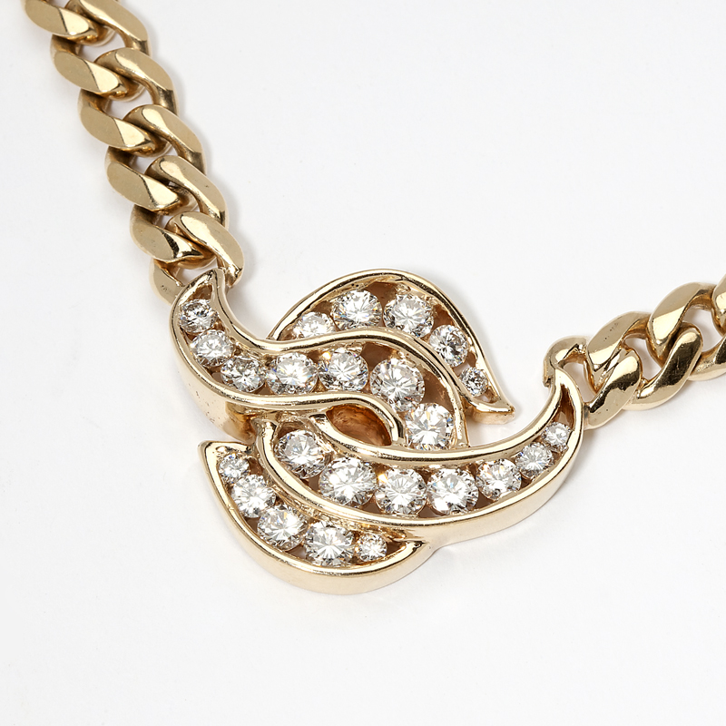 14K gold centering a stylized knot set