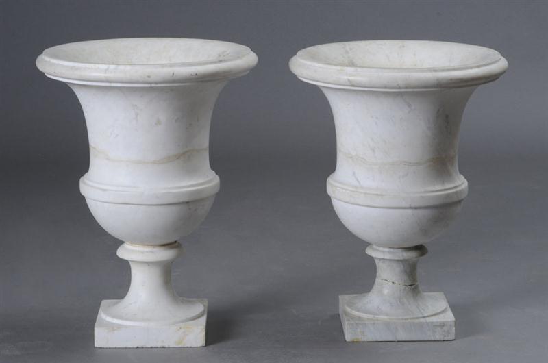 PAIR OF NEOCLASSICAL STYLE CARVED