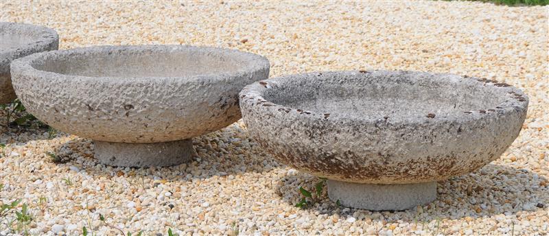 PAIR OF CONTINENTAL LIMESTONE PLANTERS 141133