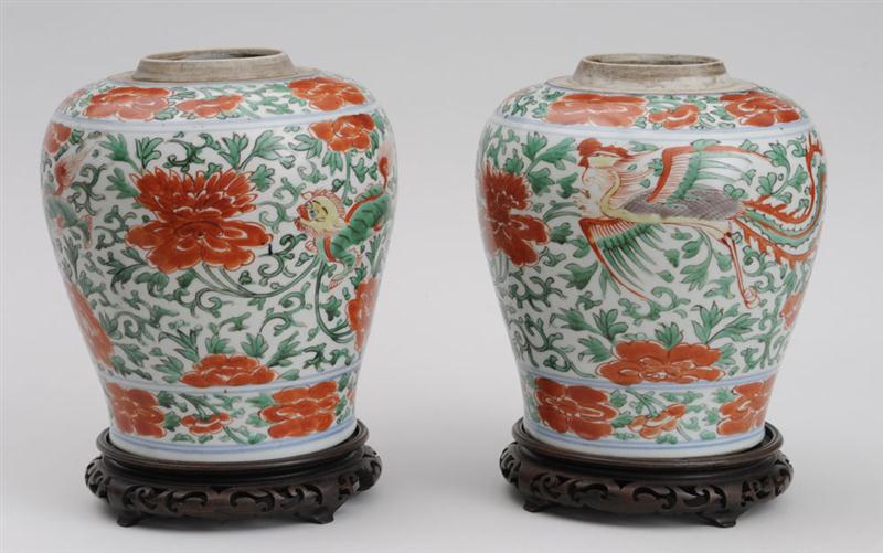 PAIR OF FAMILE VERTE GINGER JARS 14116b