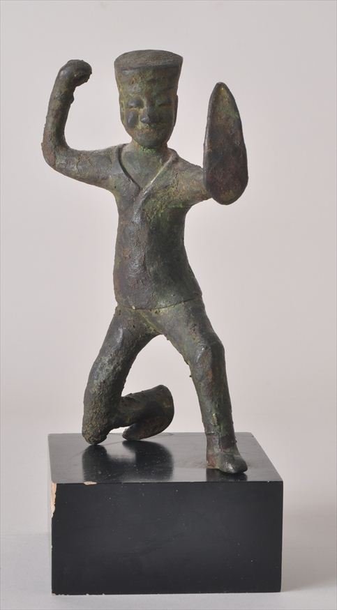 CHINESE BRONZE FIGURE OF A WARRIOR 14167a