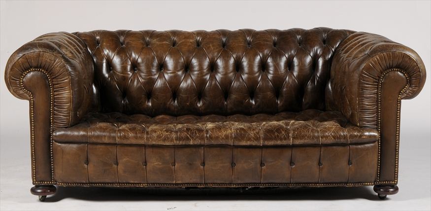 CHESTERFIELD TUFTED LEATHER SOFA Of